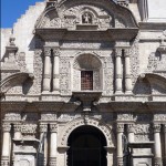 une Eglise qui nous fait penser à un temple Hindou