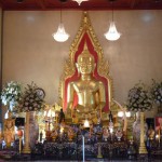 le plus grand bouddha en or du monde