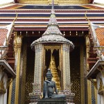 l'entrée du chemin vers Wat Phra Kaew