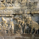 Les histoires gravées sur les pierres de Borobudur