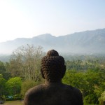 Vue d'un bouddha de Borobudur
