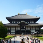 Le temple bouddhique Todai-ji qui abrite le plus grand bouddha en cuivre du monde